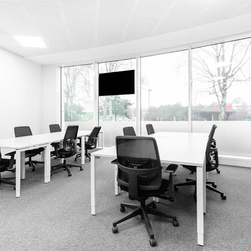 Guildford Business Park Road,Building 2