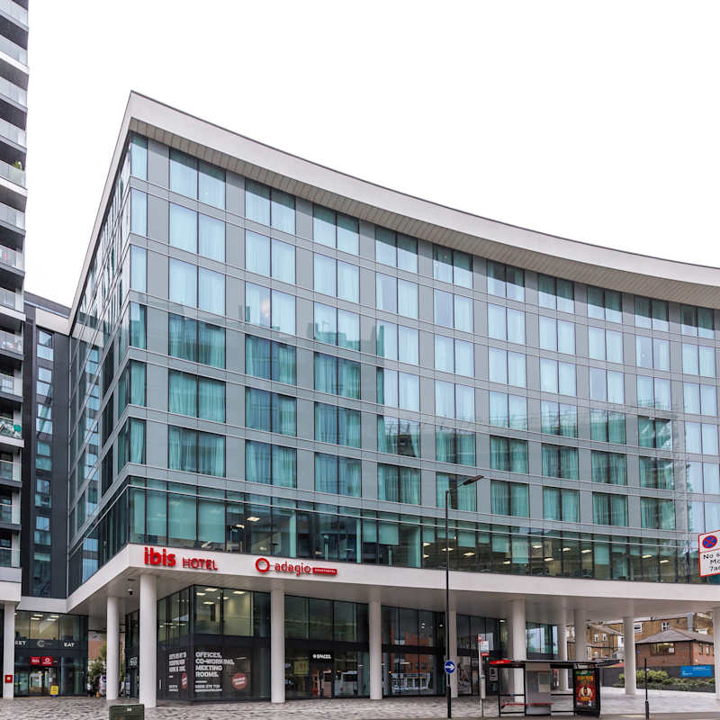 6 Sutton Plaza,Sutton Crt Rd