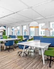 /CentreImagery/Fallbacks/P1_Marketing_Selects/Regus_Ratingen_828_coworking_spaces_4_flash2.CR2.jpg