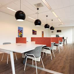 /CentreImagery/Fallbacks/P1_Marketing_Selects/Regus_BiosciencePark5384_Leiden_Netherlands_CoWorking4.jpg