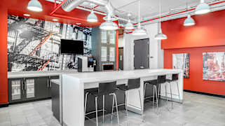 101 Avenue of the Americas