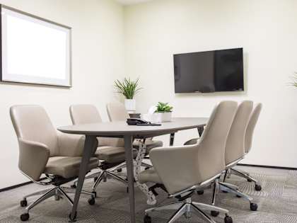 Regus Meeting Rooms 3 Image Component Compact Meeting Room