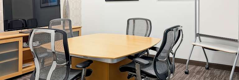 Lakeview Center Plaza