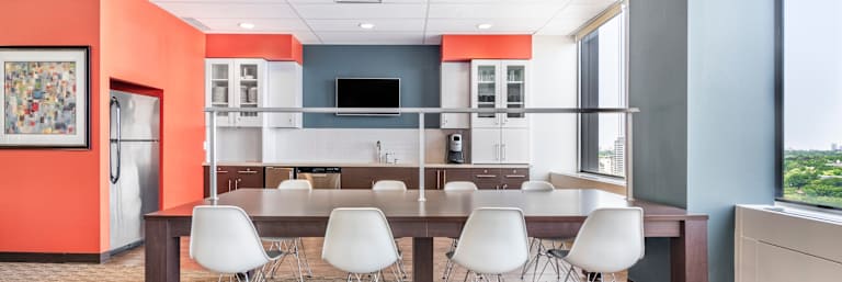 2 Saint Clair Avenue West F18