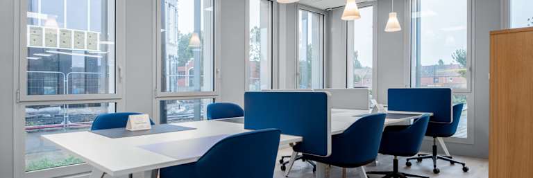 Le Neo Business Pole