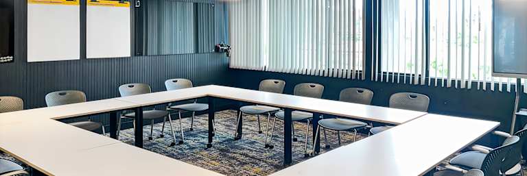 750 N Palm Canyon Dr