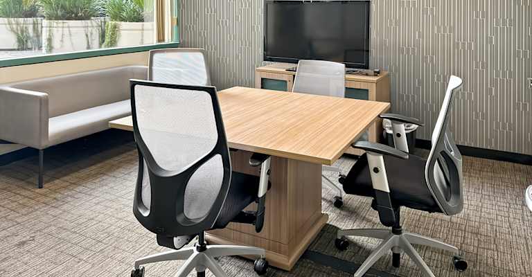 800 West El Camino Real