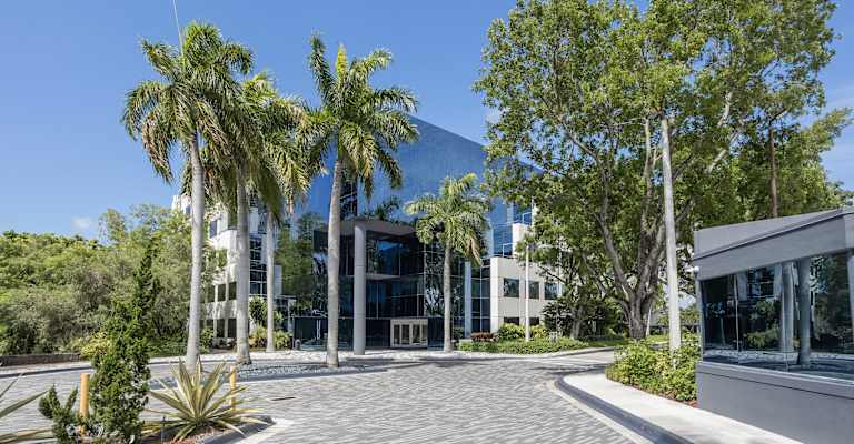 20801 Biscayne Boulevard