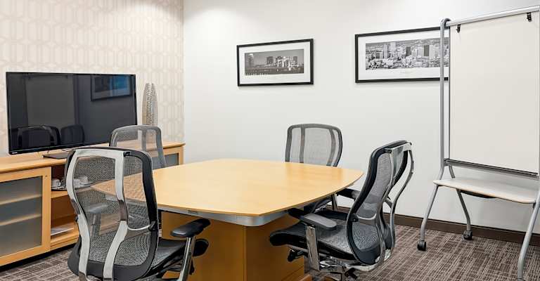 Lakeview Center Plaza