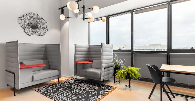 2 Oppenheimer Street