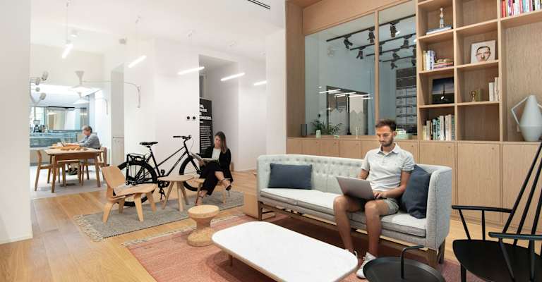 Via Vittorio Veneto 54b