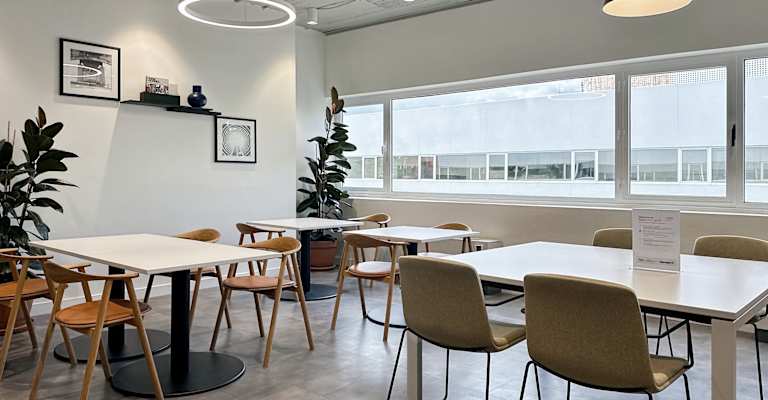 2-12 Ronda de Poniente