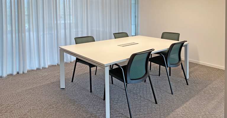 Friedrich-Henning-Strasse 17