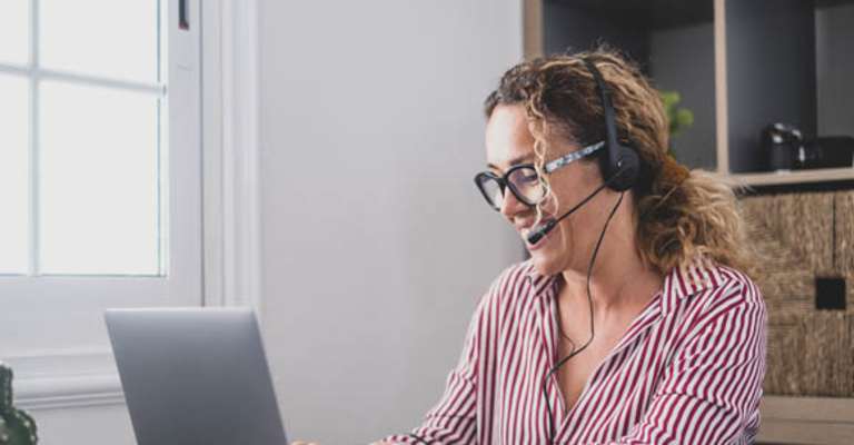Call Answering Service vs Virtual Receptionist