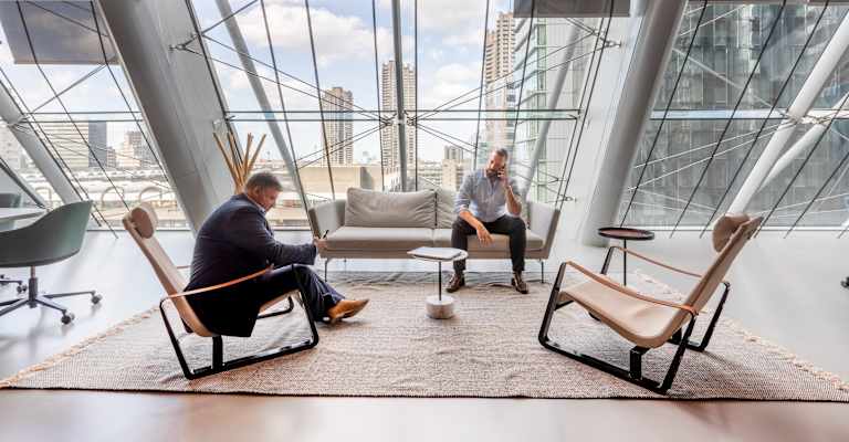 Who uses a virtual office?