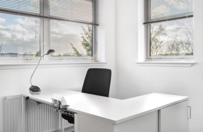 8 Deer Park, Livingston, EH54 8GA