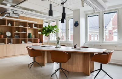 Albertinkatu 25:n sisäänkäynti, 00180