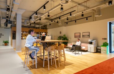 6 Woking One, Woking, GU21 6BG