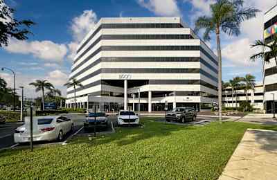11900 Biscayne Blvd, 33181