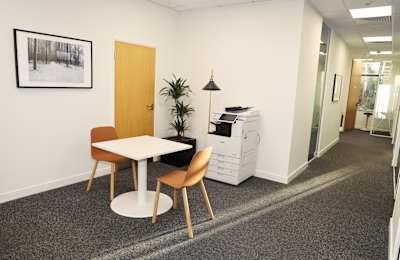 1 Waterside, Harpenden, AL5 4US