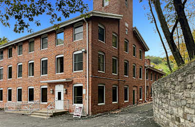 27 Glen Road, Suite 301, 06482
