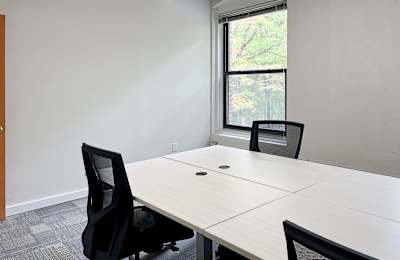 27 Glen Road, Suite 301, 06482