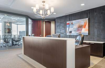 601 Carlson Parkway, Carlson Center, Suite 1050, 55305