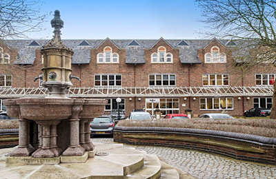 Victoria Square, St Albans, AL1 3TF