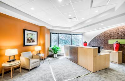 5250 Old Orchard Road, Suite 300, 60077