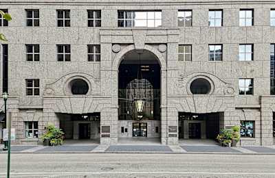 100 North 18th Street, Center City, Suite 300, 19103