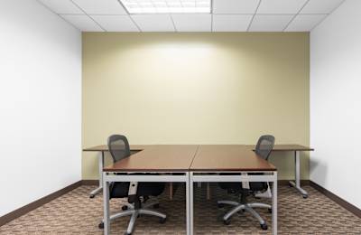 100 South Saunders Road, Suite 150, 60045