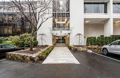 8 Wright Street, Suite 107, 06880