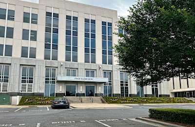 5960 Fairview Road, Beverly Woods, Suites 300 and 400, 28210