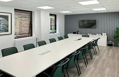 93 George Street, Edinburgh Central, EH2 3ES