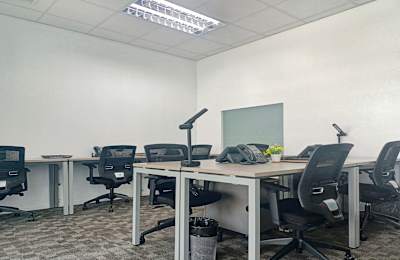 8 Rockwell, Hidalgo Drive, Rockwell Center, 7th Floor Unit B