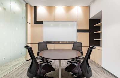 1-8-2 Marunouchi, 4F Tekko Bldg, 100-0005