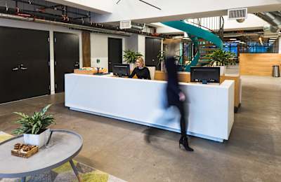 180 John Street, Old Toronto, M5T 1X5