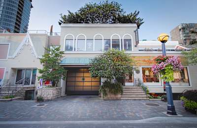 99 Yorkville Avenue, Suite 200, M5R 3K5