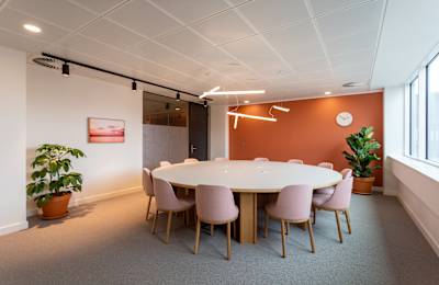 6 Woking One, Woking, GU21 6BG