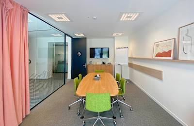 Via Filippo Turati 30, 20121