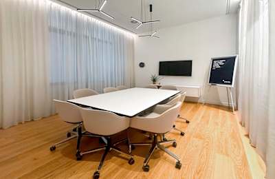 Solonos 53 & Sina Str, 106 72