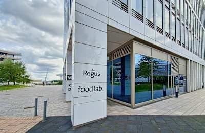 Signature by Regus Watermark, Überseeallee 10, 20457