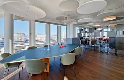 Signature by Regus Watermark, Überseeallee 10, 20457