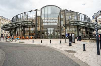 Centre Les Grands Hommes, Place des Grands Hommes, 33000