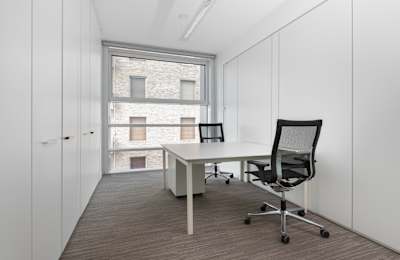 Piazza IV Novembre 7