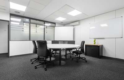 Edif. Golden B, 1ª Planta, Avda. Ricardo Soriano, 72, 29601