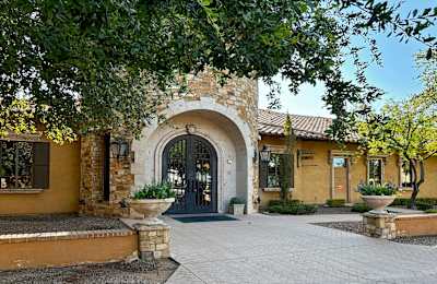 890 W Elliot Rd, Ste 101, 85233