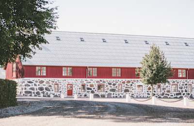 Loarp Gardskontoret, Loarp Gard 127, Ground, first and second floors, 127
