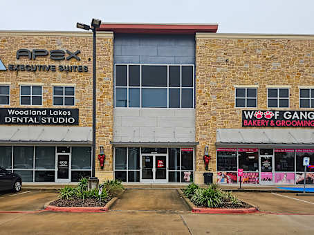 Building at 525 Woodland Square Blvd in Conroe