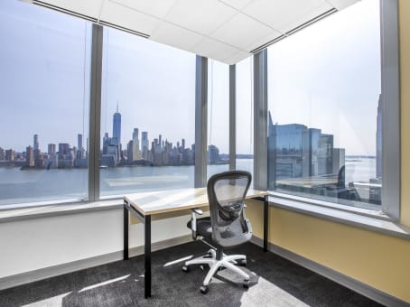 Building at 2500 Plaza 5, 25th floor, Harborside Financial Center in Jersey City 1
